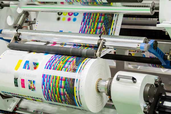 یکی دیگر از عواملی که می‌تواند موجب تغییر رنگ در چاپ افست شود جنس کاغذ مورد استفاده است