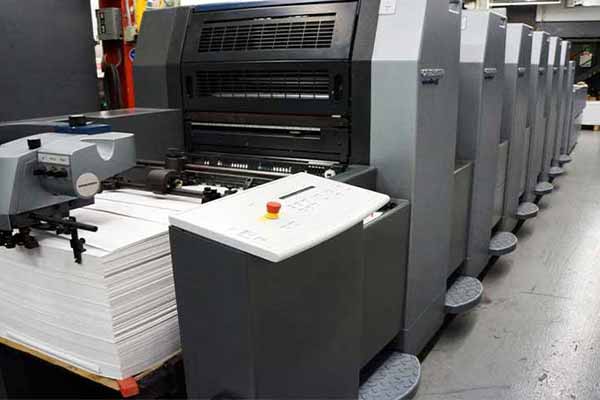 روش چاپ افست یکی از روش‌های بسیار متداول و پر طرف دار برای چاپ در تعداد بسیار بالا است.