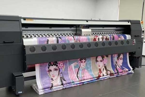 چاپ فلکسی به عنوان یکی از روش‌های چاپ پرطرف‌دار، برای چاپ روی انواع مختلفی از لوازم مورد استفاده قرار می‌گیرد